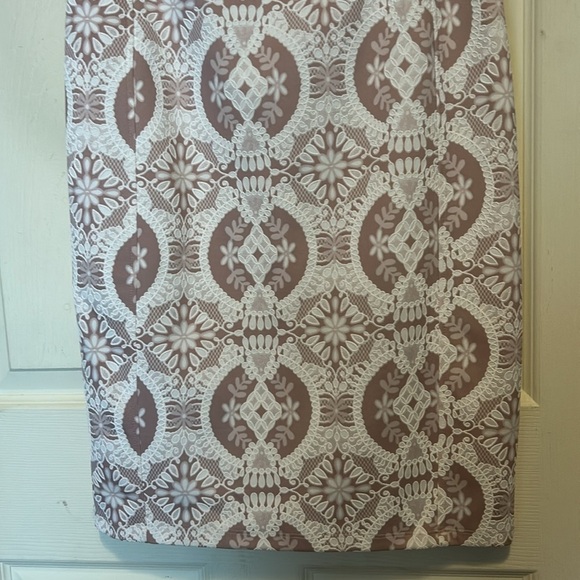 Kate and Lily Dress Size 8 White Mauve - Picture 3 of 8